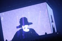 「amazarashi LIVE 360°『虚無病』」の様子。（写真提供：ソニー・ミュージックアソシエイテッドレコーズ）