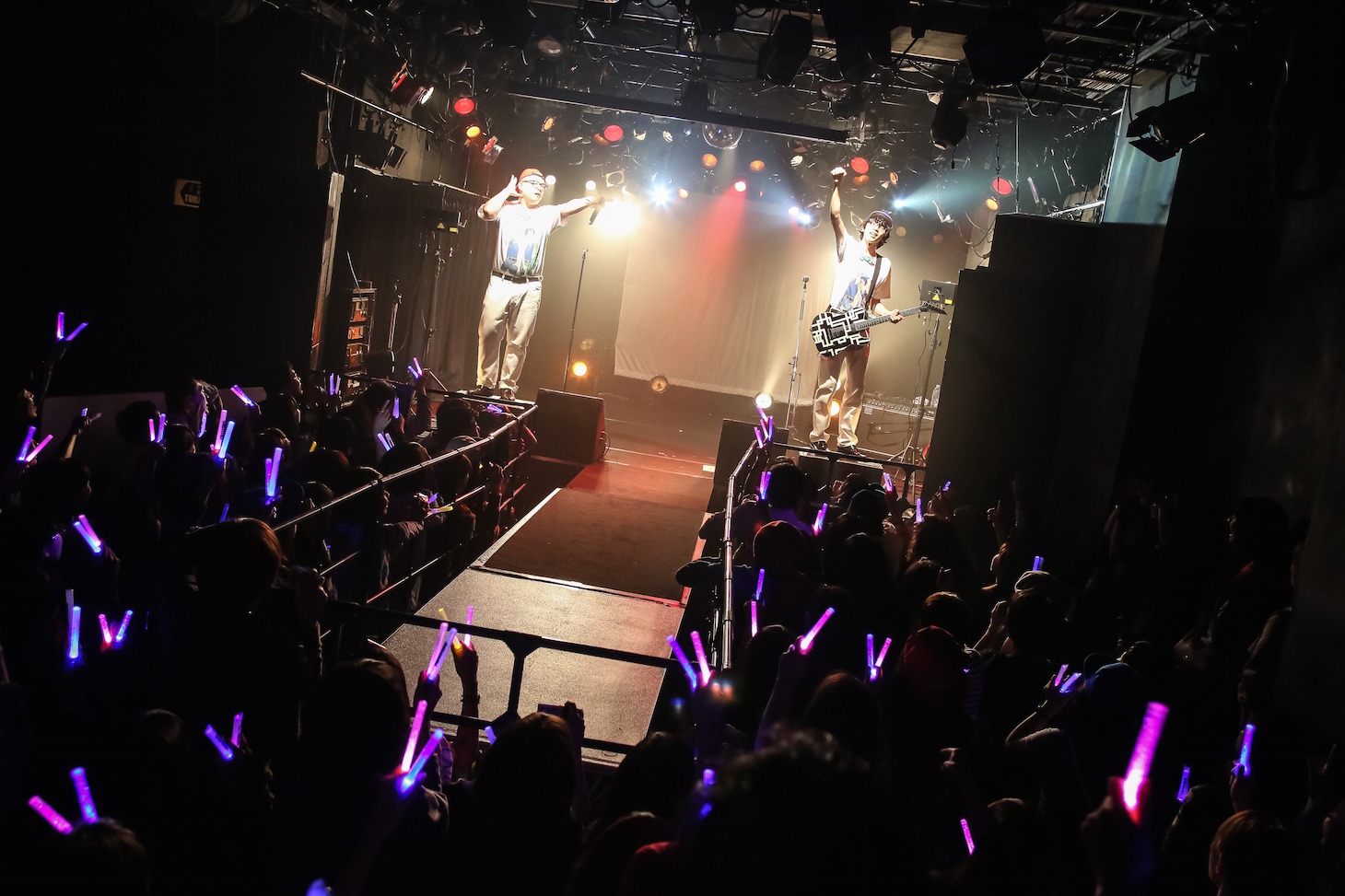 ONIGAWARA「1stインスタントカメラ・シングル『シャッターチャンス’93』リリース記念 ワンマンGIG＆インスタントカメラ撮影会」東京・渋谷TAKE OFF 7公演の様子。（Photo by nishinaga "saicho" isao）