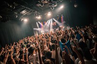 POT「ポット！もっと！沸騰！YOLOしく！ツアー」東京・UNIT公演の様子。（撮影：ヤオタケシ）