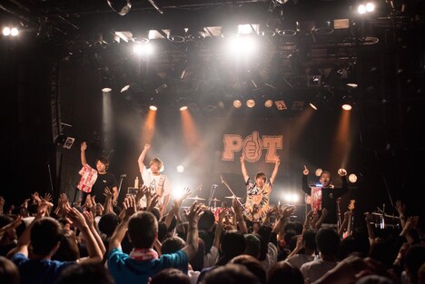POT「ポット!もっと!沸騰!YOLOしく!ツアー」東京・UNIT公演の様子。(撮影:ヤオタケシ)
