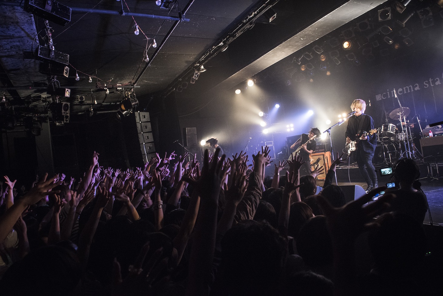 cinema staff「『前衛懐古主義』part1」東京・LIQUIDROOM公演の様子。（Photo by Daisuke Miyashita）