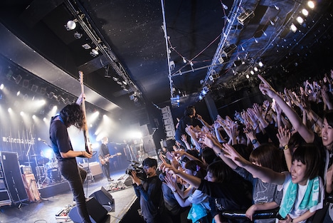 cinema staff「『前衛懐古主義』part1」東京・LIQUIDROOM公演の様子。（Photo by Daisuke Miyashita）