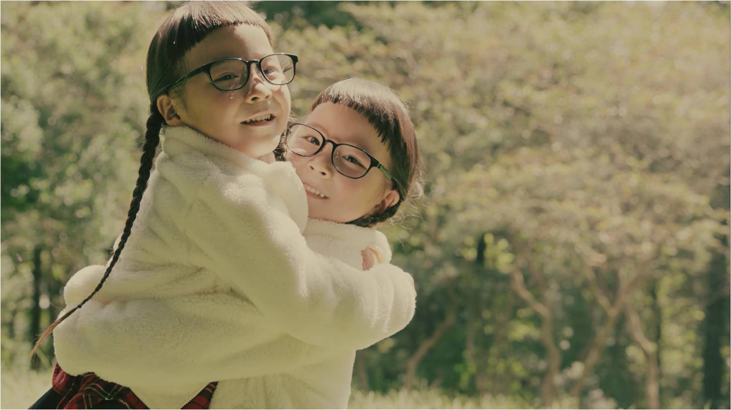 ユニクロWeb CM「ユニクロのフリース / 外を自由に楽しもう」のワンシーン。