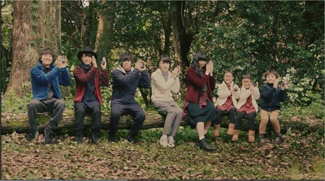 「ユニクロのフリース / 外を自由に楽しもう」のワンシーン。