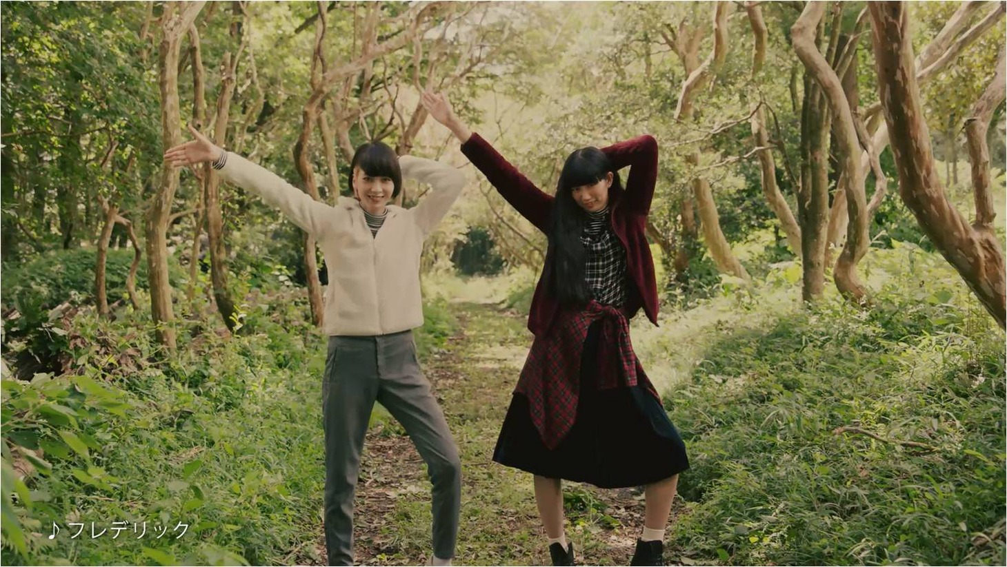 ユニクロWeb CM「ユニクロのフリース / 外を自由に楽しもう」のワンシーン。