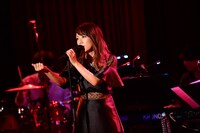 高橋みなみ（写真提供：EMI Records）