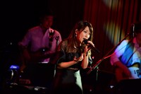 高橋みなみ（写真提供：EMI Records）