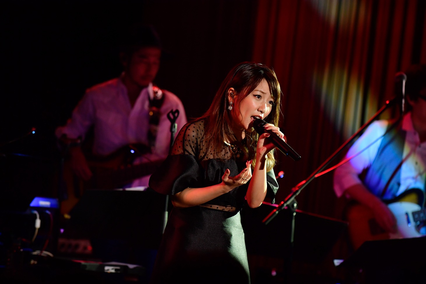 高橋みなみ（写真提供：EMI Records）