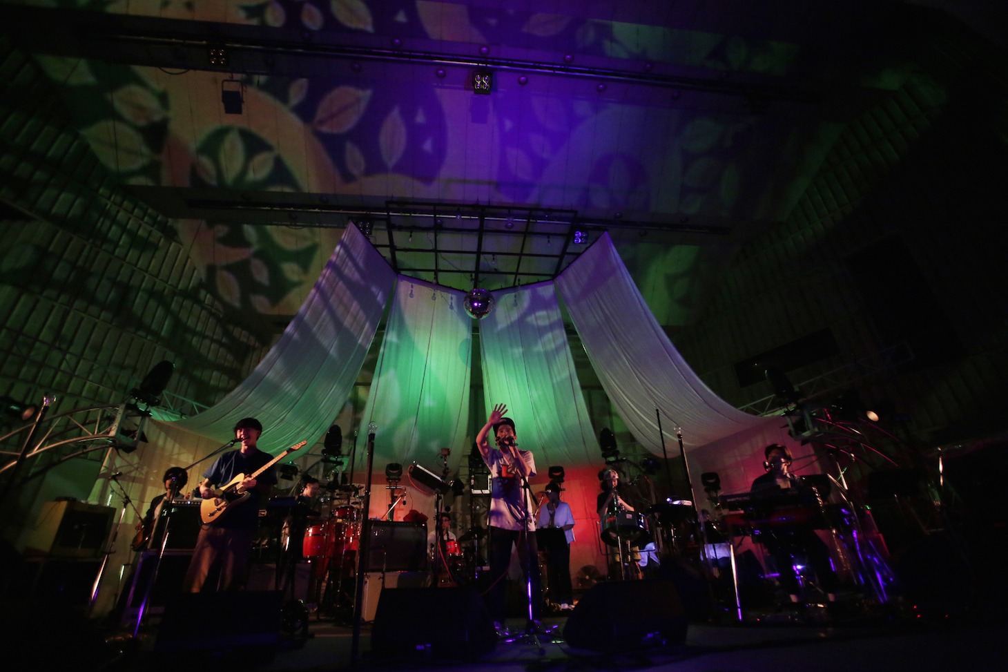cero「Outdoors」東京・日比谷野外大音楽堂公演の様子。