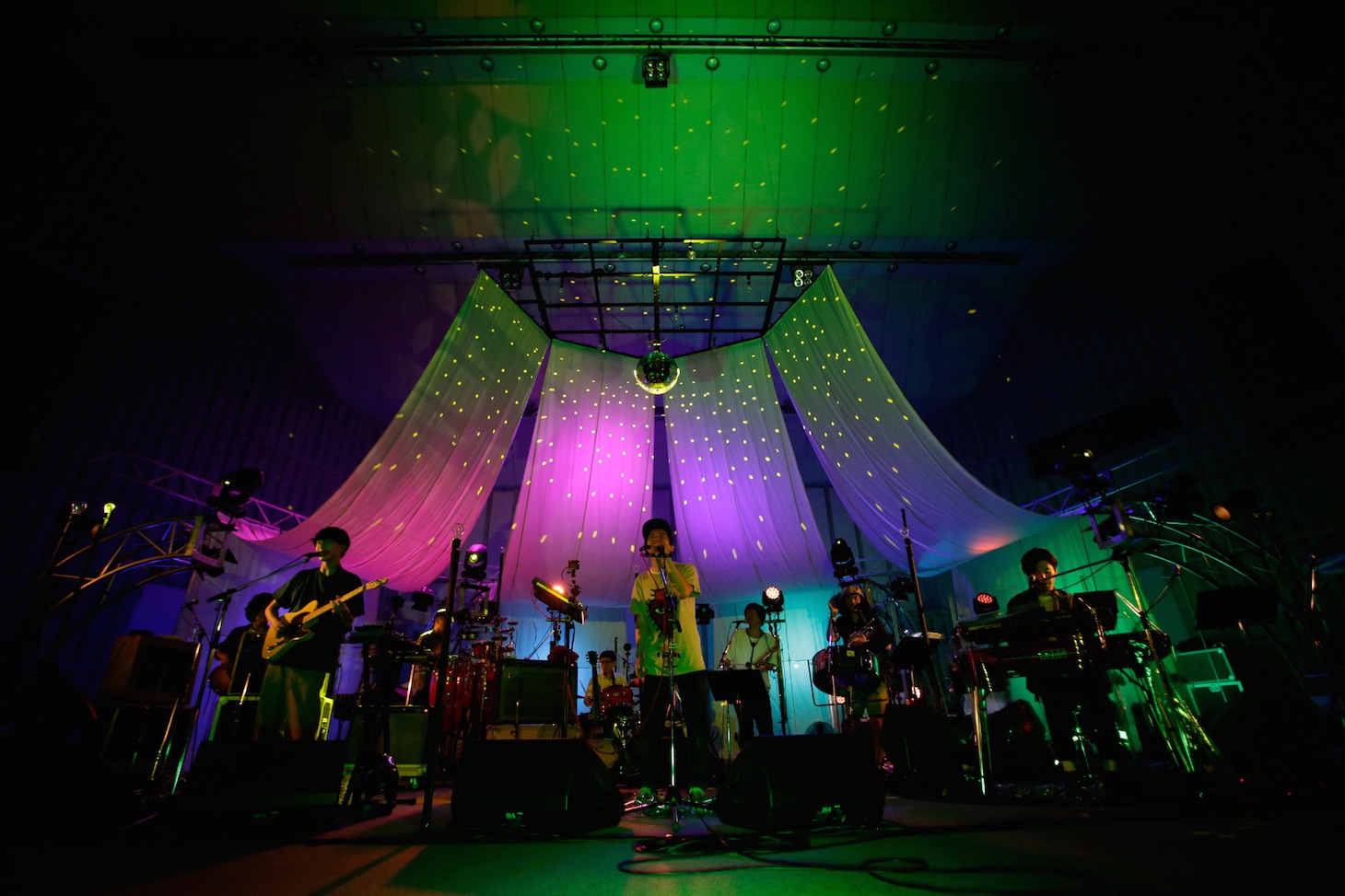 cero「Outdoors」東京・日比谷野外大音楽堂公演の様子。