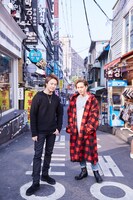 左からEXILE TAKAHIRO、登坂広臣。