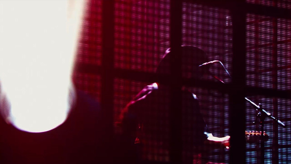 「amazarashi 360° LIVE『虚無病』」の様子。（写真提供：ソニー・ミュージックアソシエイテッドレコーズ）