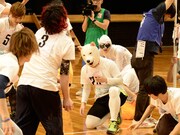 玉入れの様子。（撮影：小松陽祐[ODD JOB]）