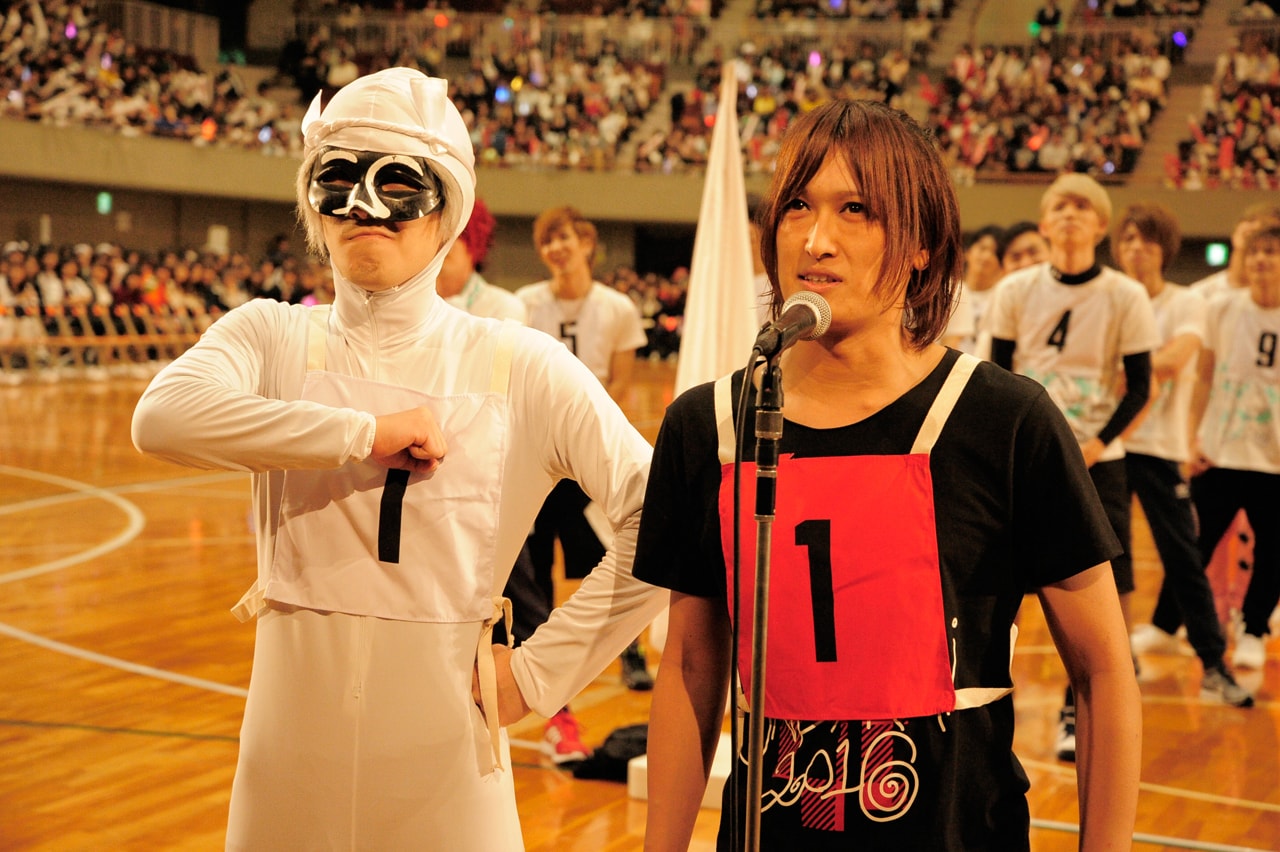 赤飯率いる赤組が連覇！歌い手たちが綱引き、クイズ、リレーで真剣勝負