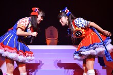 生ハムと焼うどんの3rdワンマンライブ「破天荒な摩天楼」の様子。