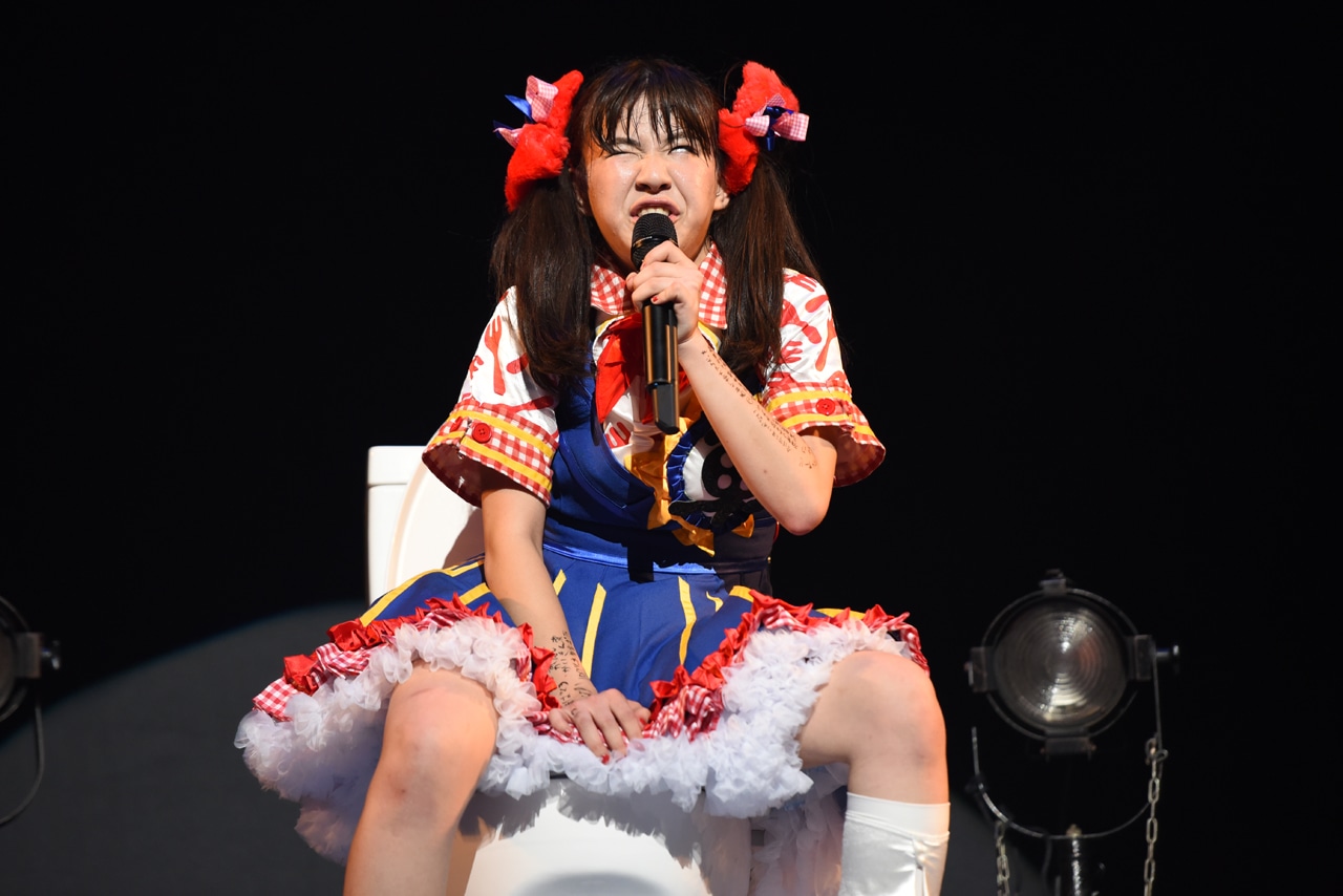 東理紗