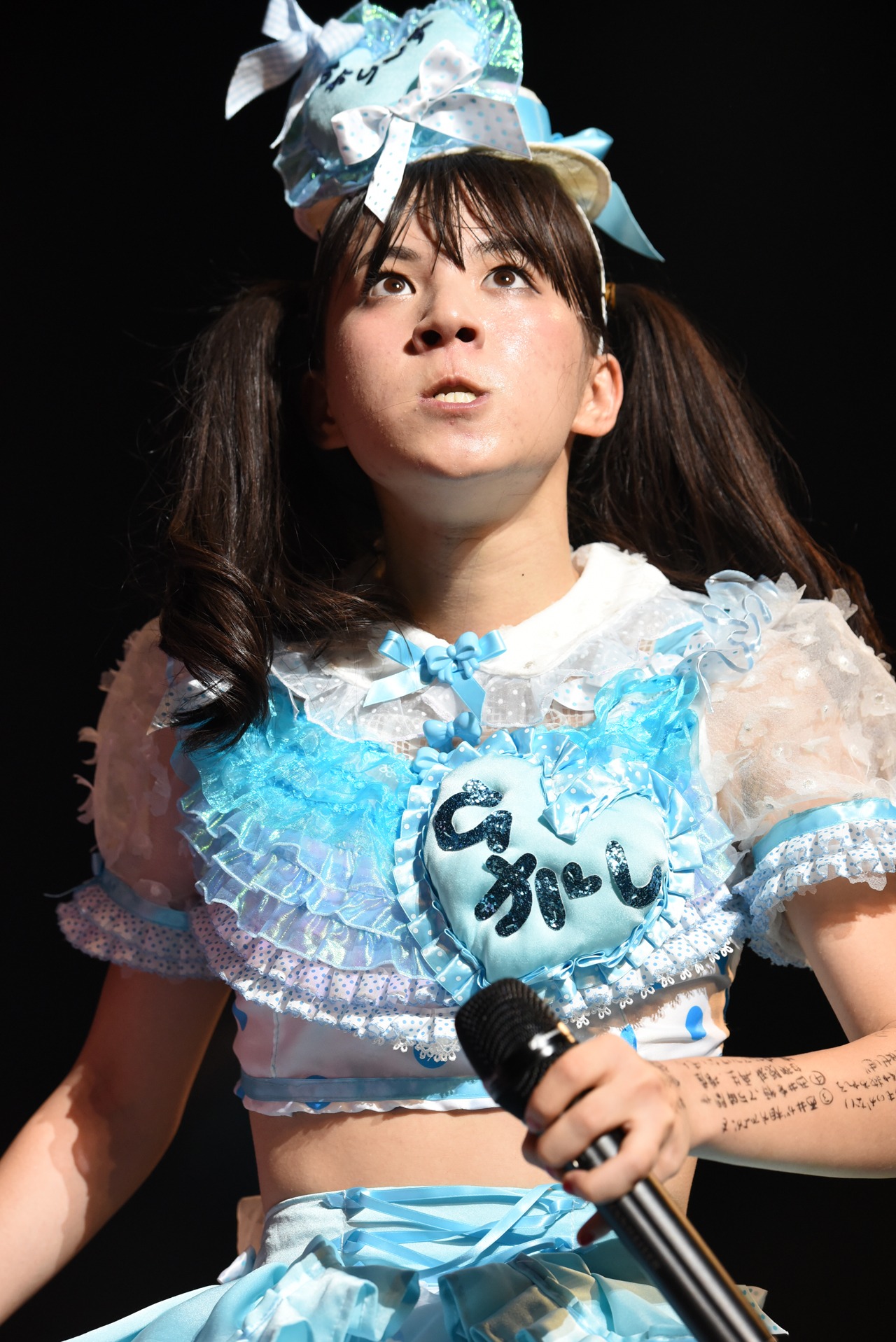 東理紗