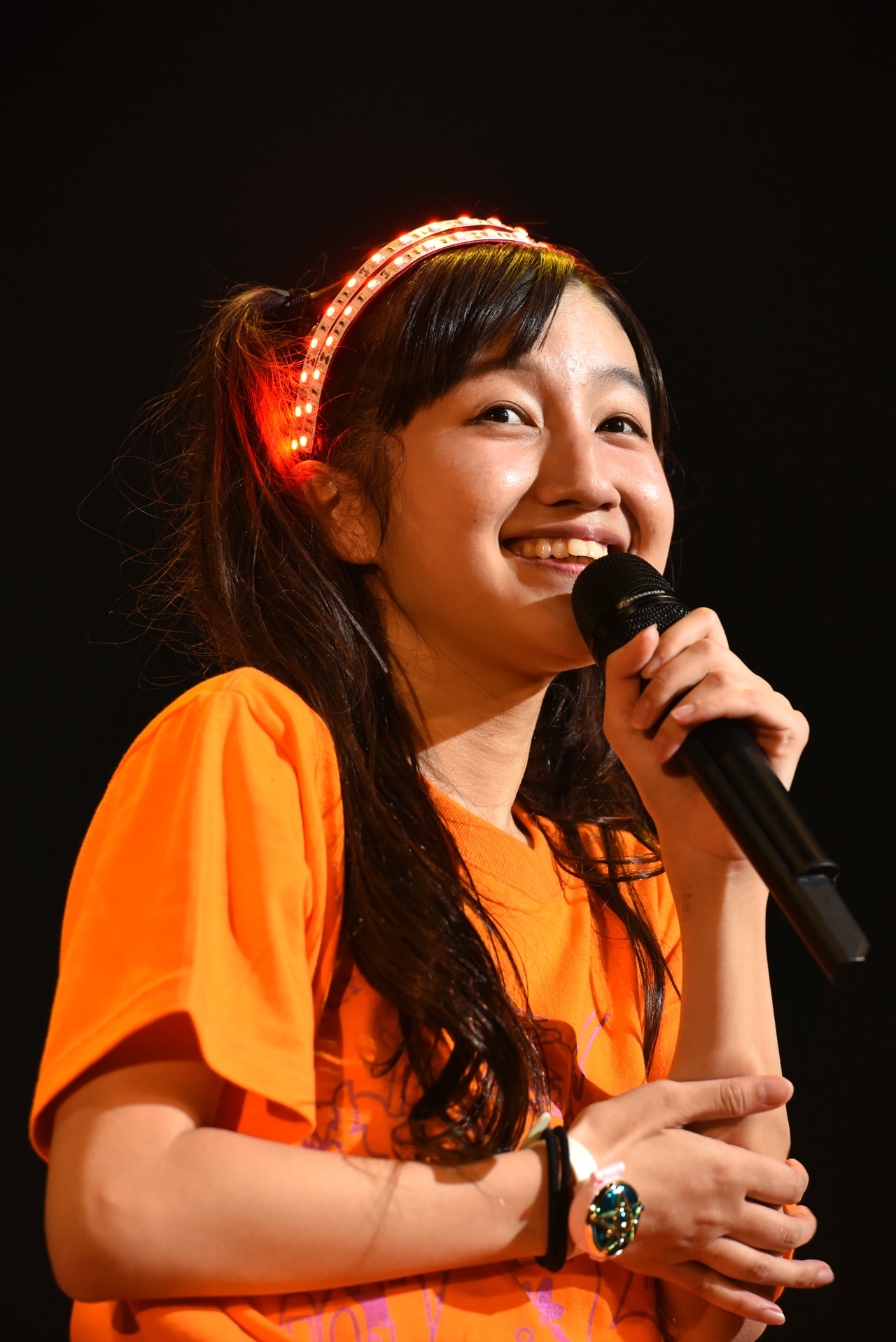 西井万理那