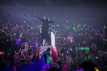 カオナシことリョウガ。（撮影：米山三郎 / 西村廣起）