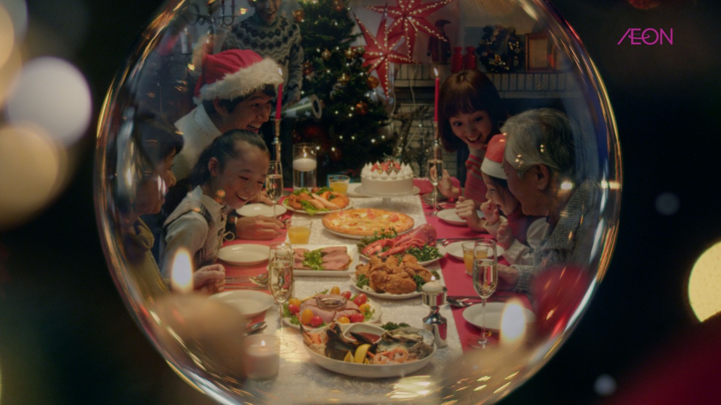 イオン「Hello! New CHRISTMAS 2016」テレビCMのワンシーン。