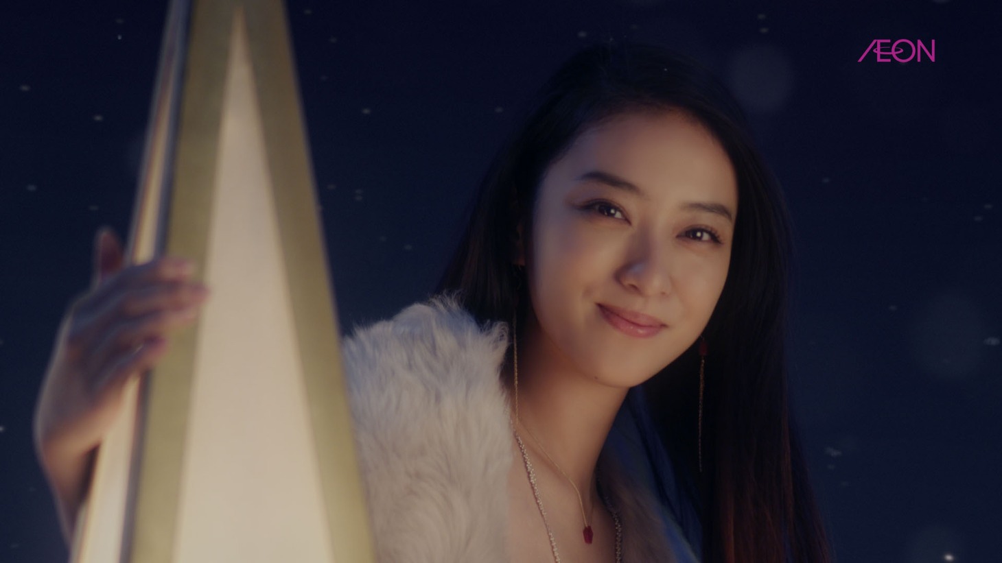 イオン「Hello! New CHRISTMAS 2016」テレビCMのワンシーン。