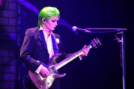 K.A.Z（VAMPS）（撮影：今元秀明、田中和子）