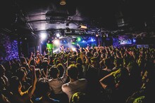 BAND-MAID「『Brand New MAID』Release Tour」東京・下北沢GARDEN公演の様子。（撮影：ヤマダマサヒロ）