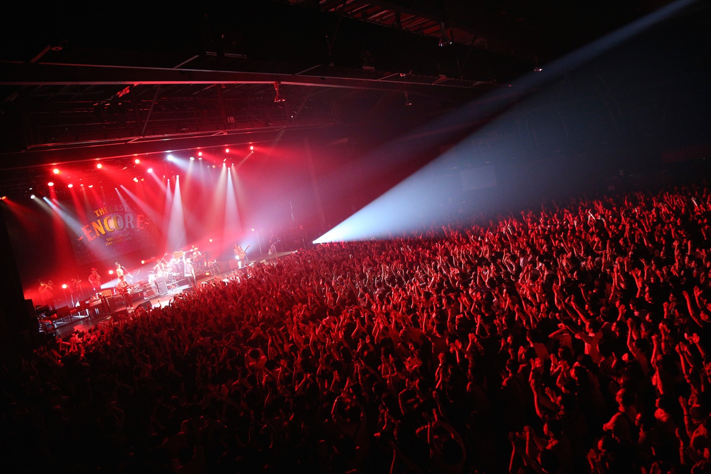 スガシカオ「SUGA SHIKAO LIVE TOUR 2016『THE LAST』～ENCORE～」東京・豊洲PIT公演の様子。（撮影：中河原理英）