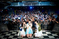 3776とamiinA（撮影：大橋祐希）