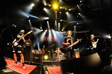 Rhythmic Toy World「『HEY!』の『HEY!』による『HEY!』の為のツアー～ツアーファイナルワンマン～」の様子。（Photo by MASANORI FUJIKAWA）