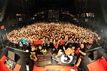 Rhythmic Toy World「『HEY!』の『HEY!』による『HEY!』の為のツアー～ツアーファイナルワンマン～」の様子。（Photo by MASANORI FUJIKAWA）