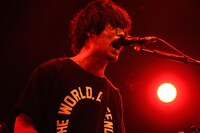 内田直孝（Vo, G）（Photo by MASANORI FUJIKAWA）