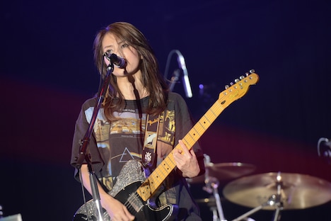 HARUNA（Vo, G　/ SCANDAL） (c)テレビ朝日 ドリームフェスティバル 2016