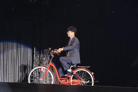 星野源 (c)テレビ朝日 ドリームフェスティバル 2016