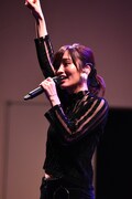 山本彩のミニライブの様子。