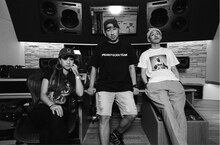 左からJASMINE、DJ RYOW、SOCKS。