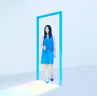 栞菜智世「Heaven's Door ～陽のあたる場所～」通常盤ジャケット