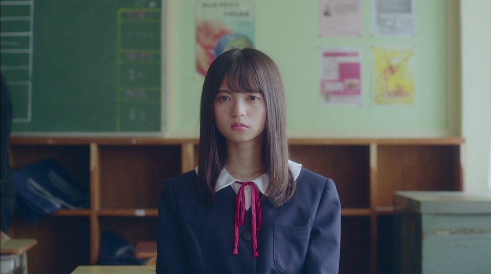 乃木坂46「あの教室」のワンシーン。