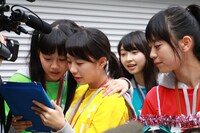 ルートを確認するときめき▽宣伝部。（撮影：高瀬勇太）