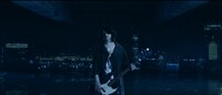 [Alexandros]「ムーンソング」ミュージックビデオのワンシーン。