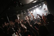「ナードマグネット 1stフルアルバム『CRAZY, STUPID, LOVE』ツアー『さよなら20代ツアー』ファイナルシリーズ」東京・新代田FEVER公演の様子。（撮影：後藤壮太郎）