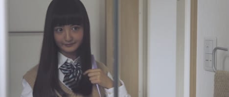 山猿「Happy Birthday」のミュージックビデオのワンシーン。