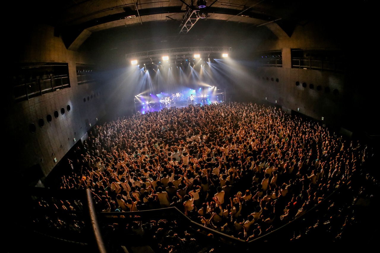 「UNISON SQUARE GARDEN TOUR 2016『Dr.Izzy』」Zepp DiverCity TOKYO公演の様子。（Photo by Viola Kam [V'z Twinkle]）