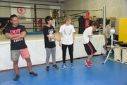 左から彰人、To-i、RYUJI、怯えるMASAKI。
