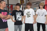 気合いを入れる（左から）彰人、To-i、RYUJI、MASAKI。