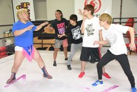 DISH//の公開練習の様子。