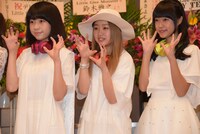 左からmanaka、麻珠、アサヒ。