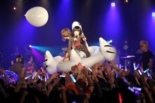 左からしふぉん、あの。（撮影：Shingo Tamai）