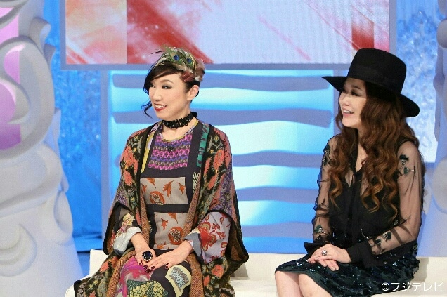 左から松任谷由実、JUJU。 (c)フジテレビ