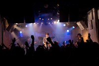 テスラは泣かない。のライブの様子。（Photo by Daisuke Sakai [eggman]）